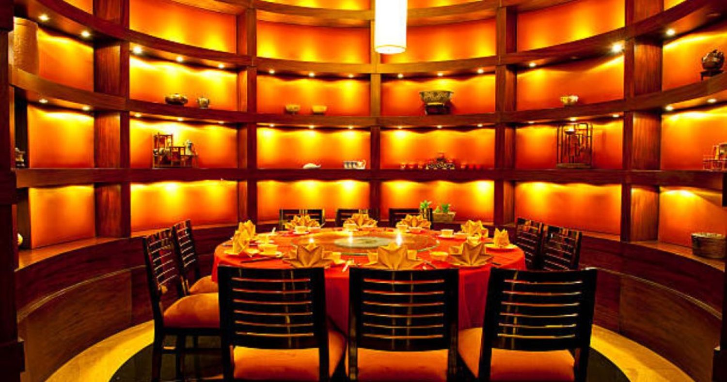 FEATURE room